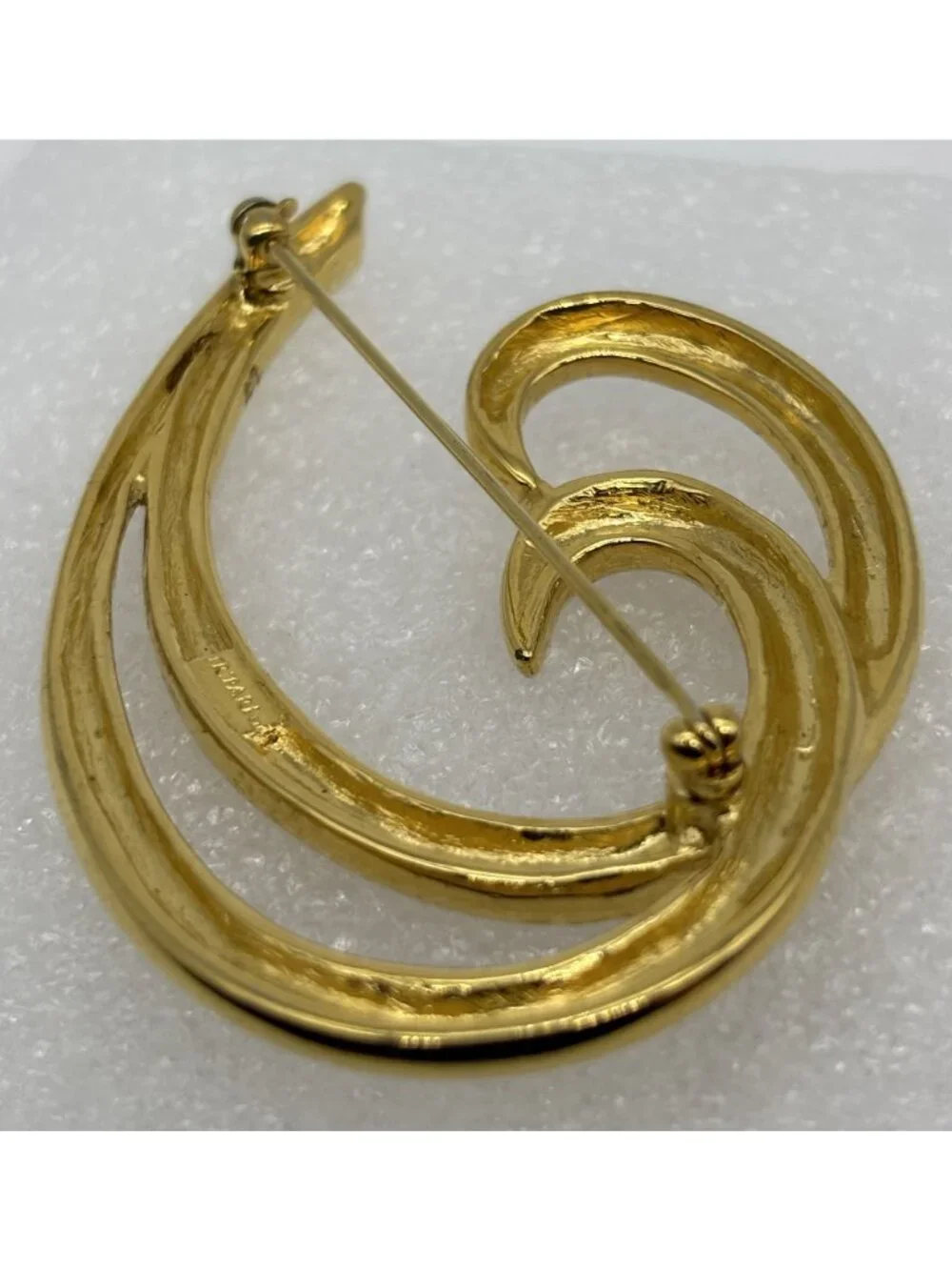Vintage Trifari Double Waves Swirl Curl Brooch Pin Polished Gold Tone and Signed